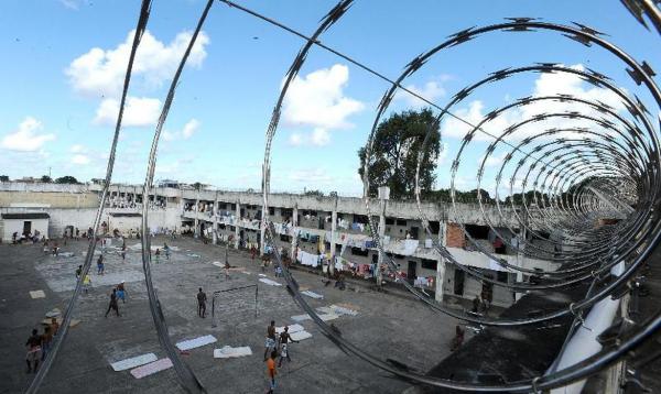 Senado analisa projeto que prevê fim da saidinha