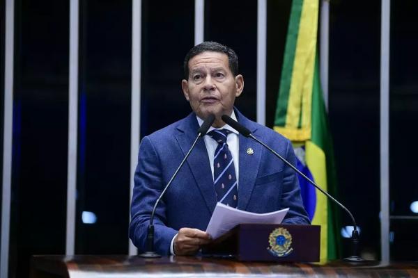 Para Mourão, PEC do PT torna militares ‘cidadãos de segunda classe’