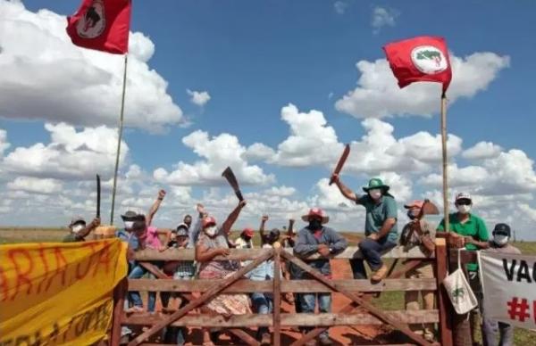 Petistas querem homenagem ao MST no plenário da Câmara