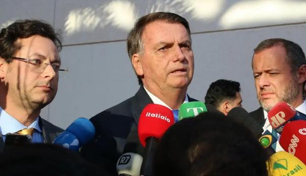 Defesa projeta silêncio de Bolsonaro diante da PF