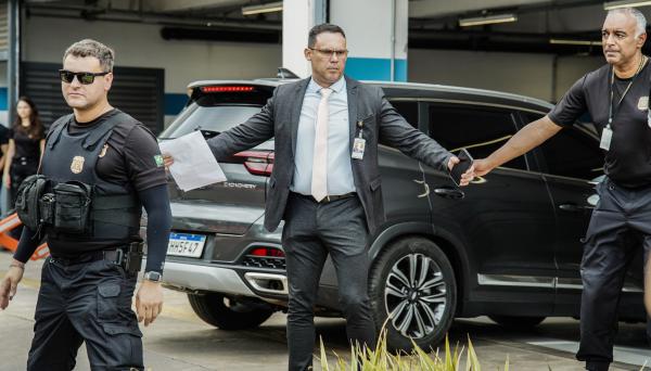 Bolsonaro fica em silêncio durante depoimento sobre tentativa de golpe