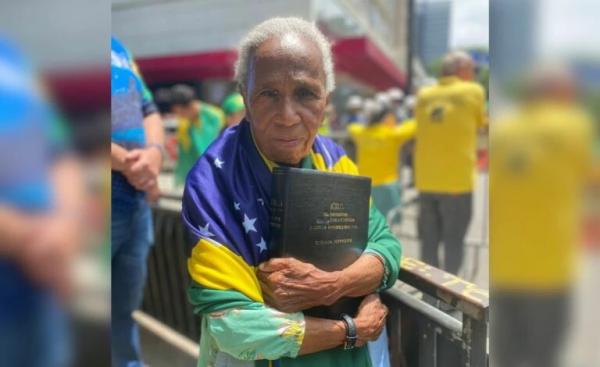 Símbolo dos atos no QG, Irmã Ilda participa de evento na Paulista