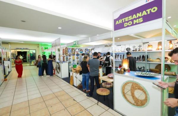 Feira, exposições, oficinas e atrações culturais movimentam o evento 