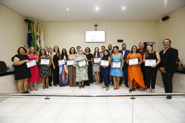 Vereadores de Rio Verde fizeram homenagem ao Dia Internacional da Mulher 
