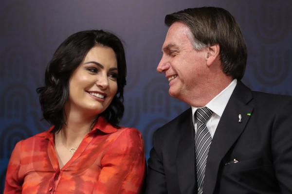 Michelle já havia dito onde estavam os móveis em abril de 2023