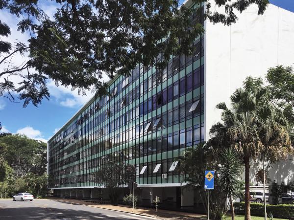 Senado banca apartamentos para ministros de Lula