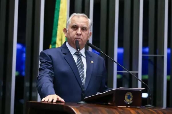 Senador atribui à omissão de Pacheco ofensiva do governo