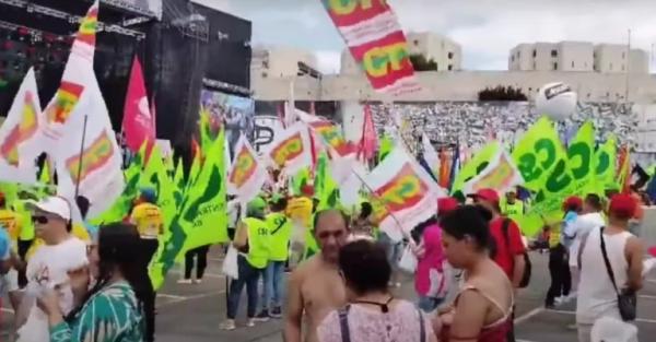 Nikolas sobre ato flopado de Lula: Boneco de Bolsonaro atrai mais