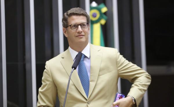 Salles ironiza encontro de Tabata e compara Serra a “tio Paulo”