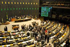 Câmara banca farra de deputados no exterior