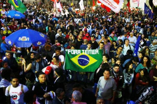 MBL desiste de pedir renúncia e Vem Pra Rua adia protesto