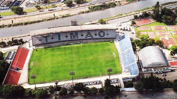 Corinthians lidera 