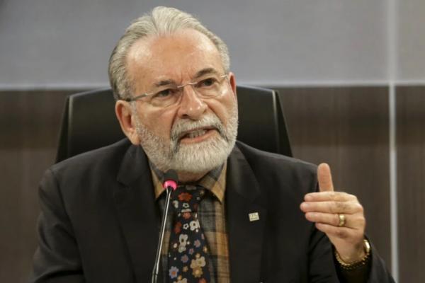 Presidente do Conselho Federal de Medicina: Assistolia é crueldade