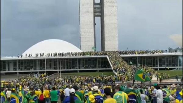 Anistia ao 8 de janeiro pode passar na Câmara este ano