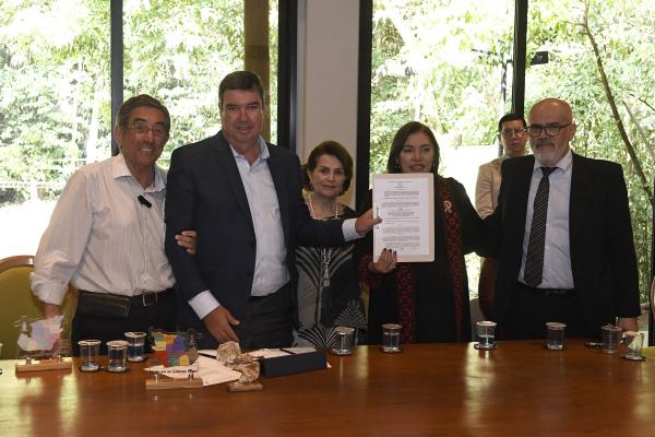 Governo de MS recebe delegação do Paraguai para expandir ligações comerciais