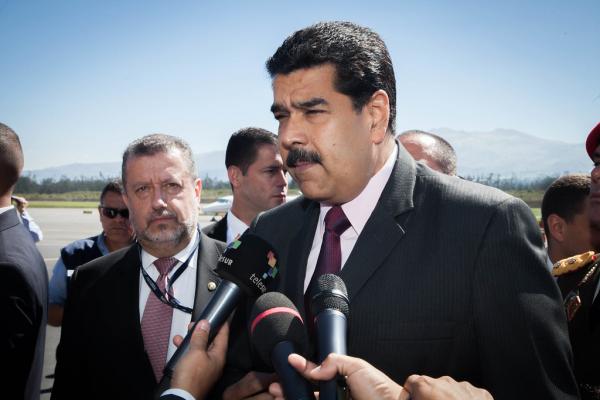 Oposição quer ditador declarado ‘persona non grata’