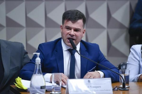 Moraes determina soltura do ex-diretor da PRF