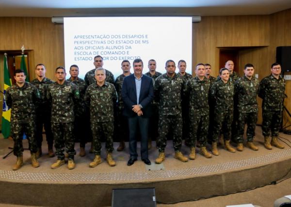 Oficiais do Exército são recebidos pelo Governo de MS