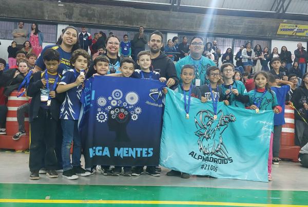 Equipes da Escola Sesi vencem etapa regional da Olimpíada Brasileira de Robótica
