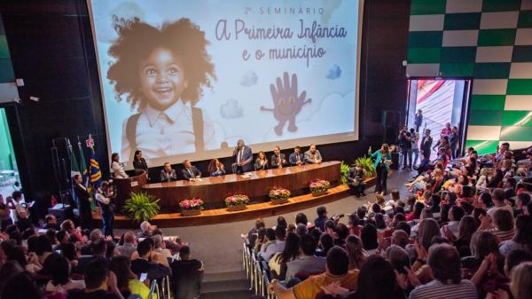 TCE-MS celebra Programa da Primeira Infância em seminário com os municípios
