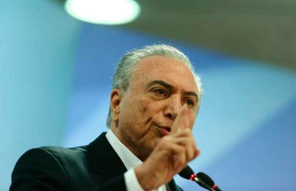 Decisão do PSDB sobre apoio a Temer nas manchetes de hoje