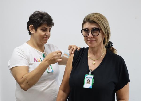 SES realiza campanha de vacinação para trabalhadores da saúde de MS