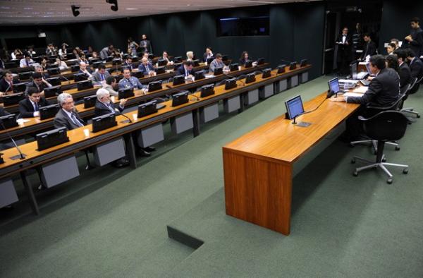 Aliados de Temer impedem votação de PEC das diretas na Câmara