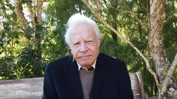 Morre aos 97 anos o jornalista Cid Moreira