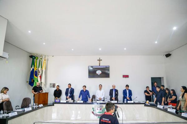 Em sessão plenária vereadores agradeceram os votos recebidos no domingo  (6)