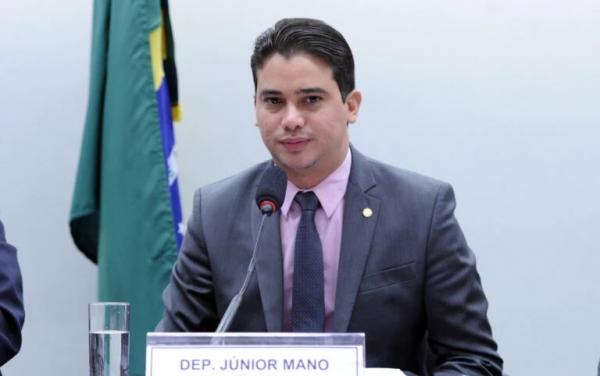 PL expulsa deputado que apoia candidato petista em Fortaleza