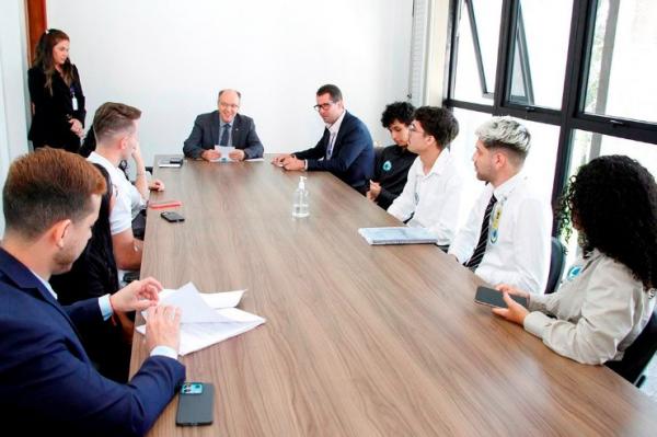 Liga Acadêmica de Direito visitou ALEMS e conheceu processo legislativo