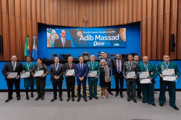 Coronel David entrega Medalha Coronel PM Adib Massad e homenageia 30 personalidades