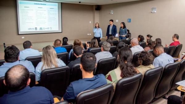 TCE capacita gestores municipais para aprimorar gestão de resíduos sólidos em MS