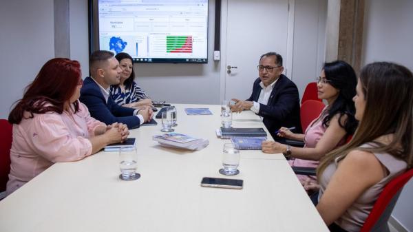 TCE-MS recebe o Plano Municipal da Primeira Infância da Capital