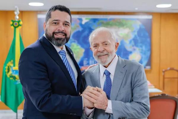 Perversidade: confisco no 13º salário dos funcionários dos Correios é vitalício
