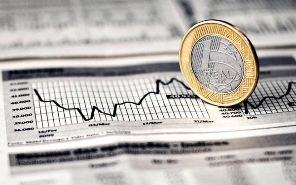 Boletim Focus de janeiro de 2024 chutou dólar a R$5 em 2025; já chegou a R$6,19