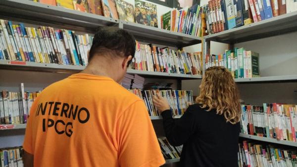 Parceria permite que detentos troquem tempo ocioso por conhecimento