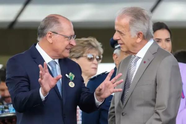 Mudança de Alckmin para Ministério da Defesa desanima PSB, seu partido