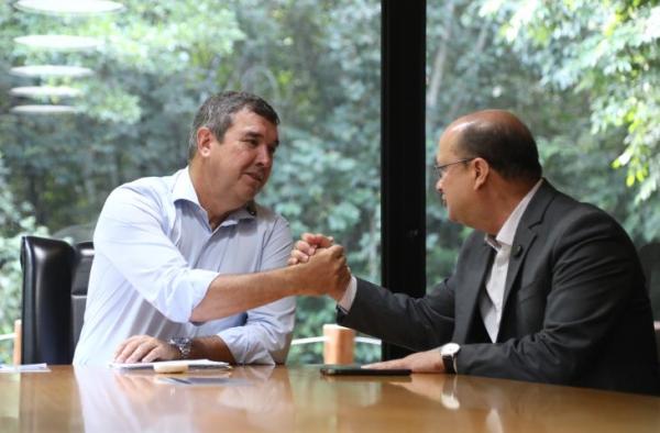 Barbosinha ‘passa bastão’ para Eduardo Riedel