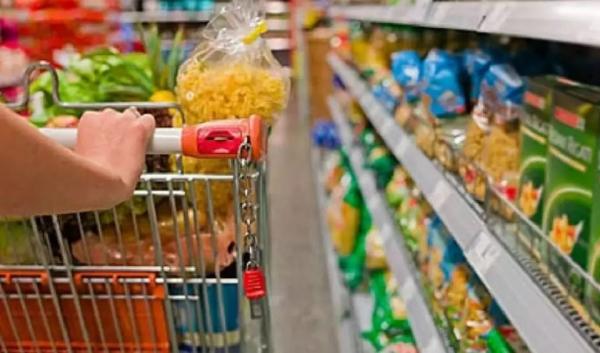 Alimentos seguem puxando alta de preços, indica prévia da inflação