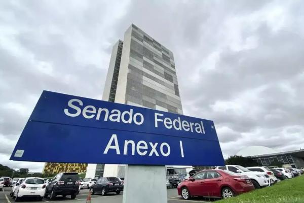 Gabinetes de senadores custam quase R$40 milhões