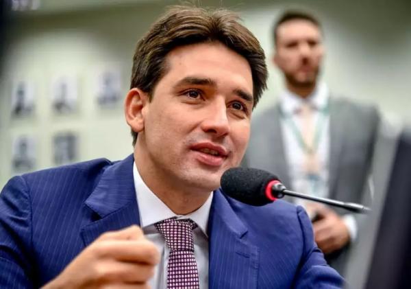 Governo prevê fusão Gol/Azul concluída em 12 meses