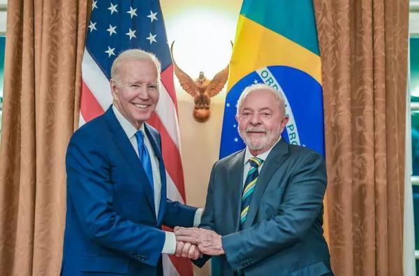 Lula não quer ser candidato se estiver ‘como o Biden’