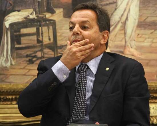 TRE investiga Zveiter em caso de compra de voto