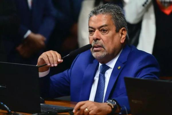 Dengue: governo Lula é negligente, acusa senador