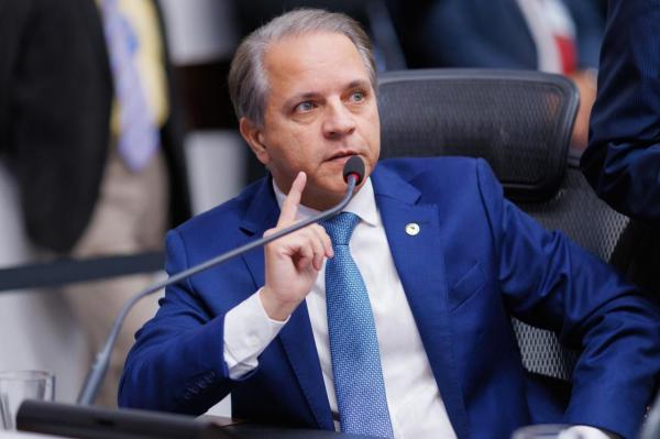 Lei de Coronel David proíbe multa por fidelidade nos contratos de serviços em MS