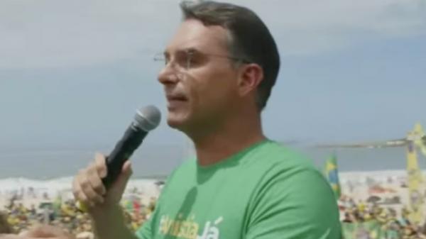 Flávio Bolsonaro: “Esse alexandrismo tem que acabar”