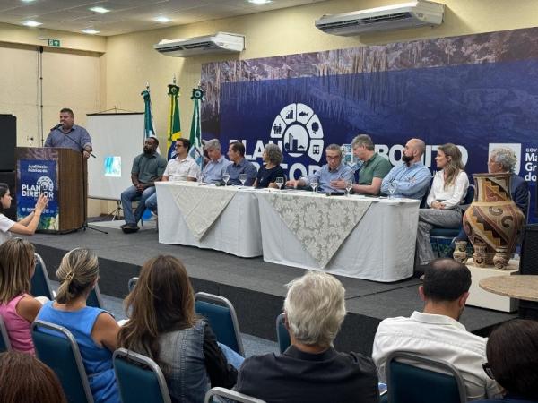 Sanesul reforça papel estratégico durante debate na cidade de Bonito