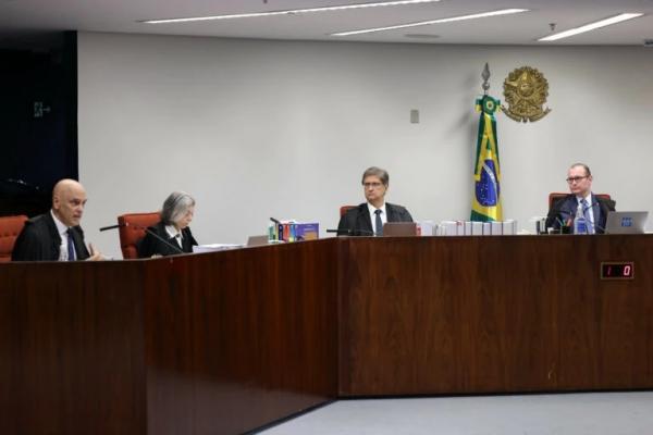 STF vota para tornar Bolsonaro e aliados réus