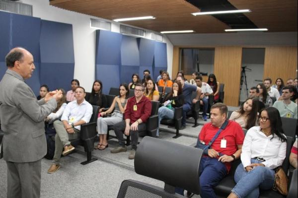 Visita: CCJR e sessão permitem vivência de práticas jurídicas na ALEMS